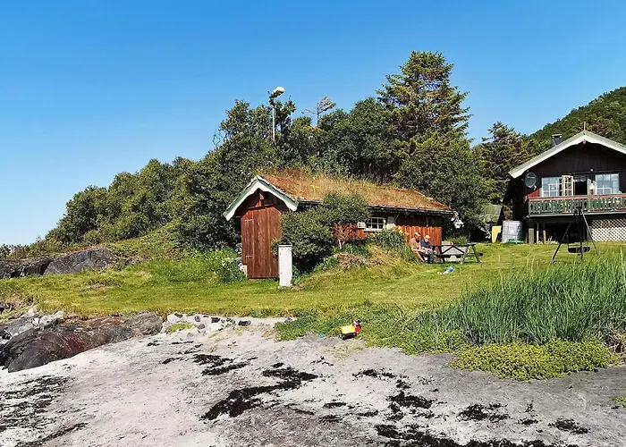 6 Person In Borkenes-by Traum